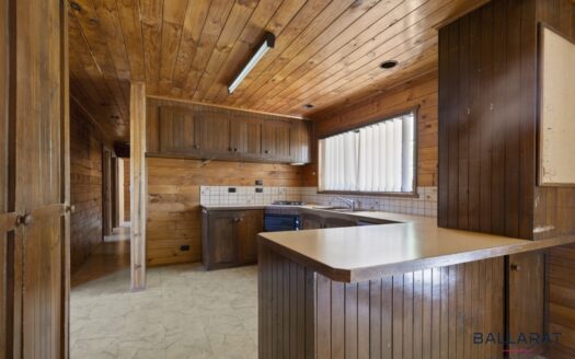 Plenty of Room to Move, Three Bedrooms, Two Living, Double Carport Plus Shed