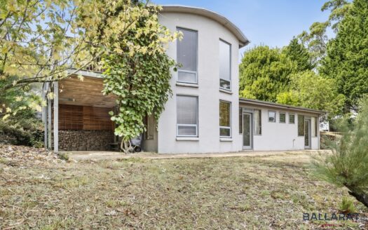 Amazing Views, Four Bedrooms, Two Living Areas, Separate Studio & Shedding