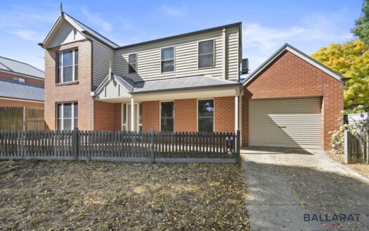Two Bedrooms, Large Kitchen, Meals and Living Area, Close to CBD