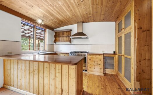 Amazing Views, Four Bedrooms, Two Living Areas, Separate Studio & Shedding