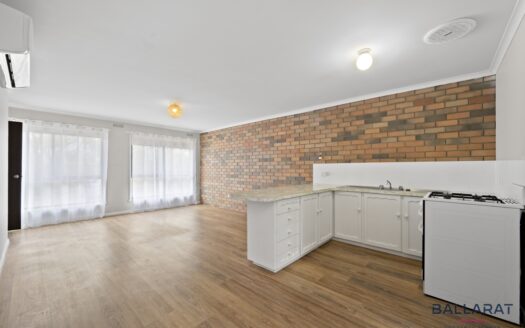 Well Presented Two Bedroom Unit in Quiet Complex