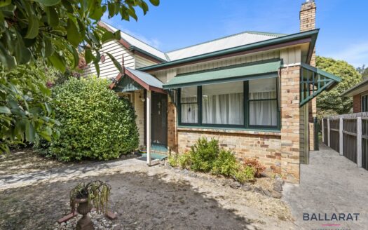Charming Two-bedroom Home In Prestigious Ballarat Location: A Gem Of Potential!