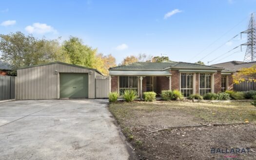 Tranquil Retreat Amongst The Gum Trees