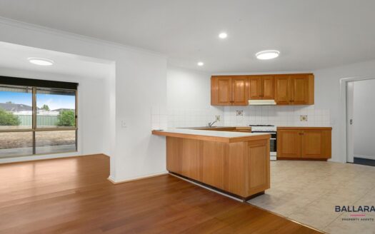 Three Bedrooms, Large Living, Single Garage, Great Size Rear Yard