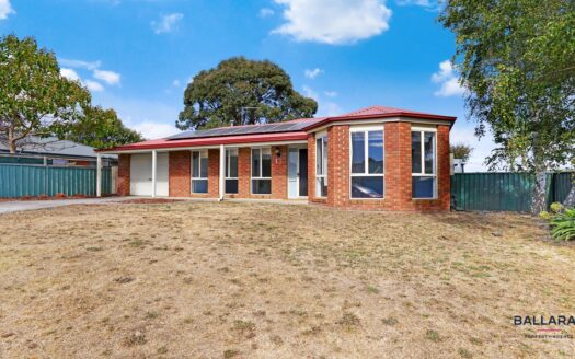 Three Bedrooms, Large Living, Single Garage, Great Size Rear Yard