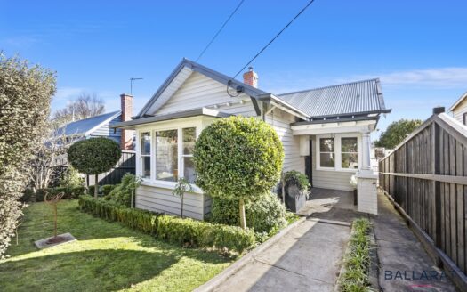 Californian Bungalow Sophistically Renovated To Retain Charm And Modern Comforts