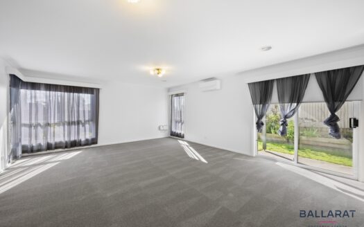 Spacious Two Bedroom Townhouse with Single Garage