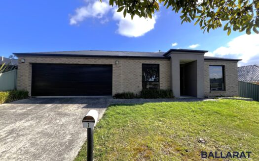 Low Maintenance Three Bedroom Home in Canadian