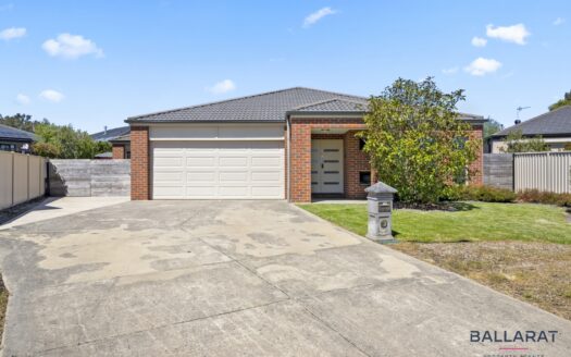 A Meticulously Designed Entertainer’s Dream Home