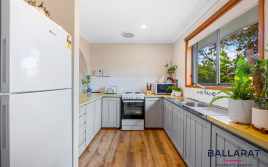 Spacious Two Bedroom Unit in Brown Hill