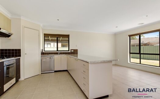 Low Maintenance Three Bedroom Home in Canadian