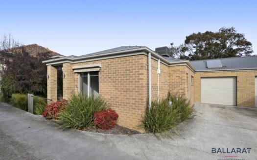 Spacious Townhouse with Three Bedroom, Two Bathroom and Study