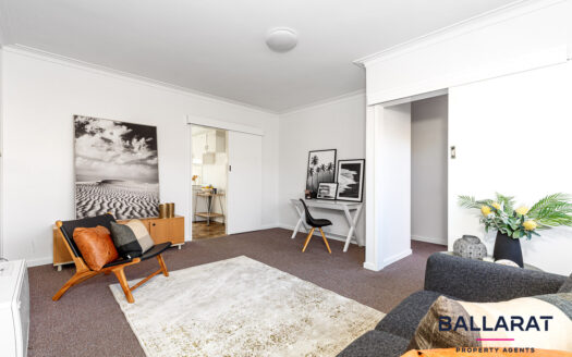 Two Bedroom Unit in Great Convenient Location
