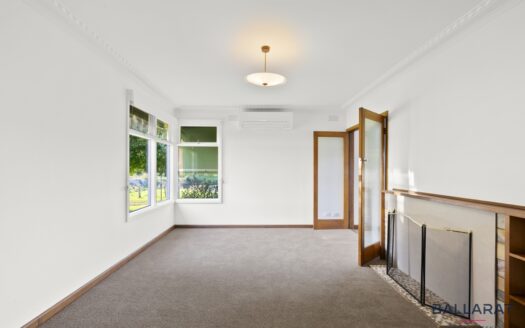 Quiet Country Living, Four Bedrooms, Two Living, Two Bathrooms & Two Study areas