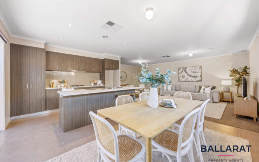 Large Three Bedroom Townhouse