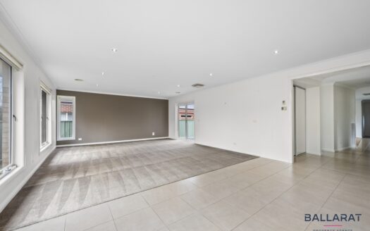Spacious Family Home in Lake Gardens