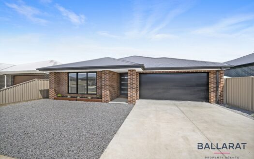 Large Family Home, Four Bedrooms, Two Bathrooms, Two Living, Double Garage and Landscaped Gardens