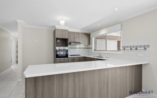 Family-Friendly Four Bedroom Home in Delacombe