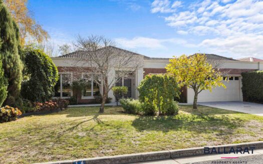 Beautifully Appointed 4-Bedroom Home in Prestigious Lake Gardens