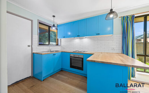 Renovated Two Bedroom Unit with Single Garage