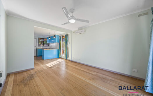 Renovated Two Bedroom Unit with Single Garage