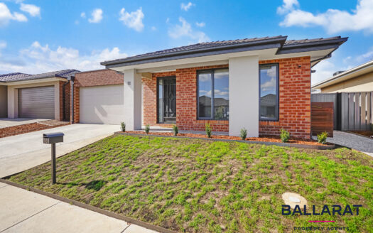 Great Size Family Home, Four Bedrooms, Two Bathrooms, Two Living, Study Nook & Double Garage