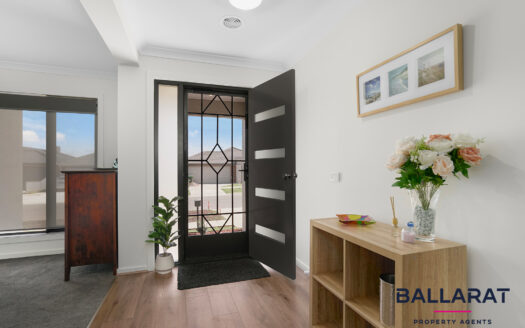 Great Size Family Home, Four Bedrooms, Two Bathrooms, Two Living, Study Nook & Double Garage