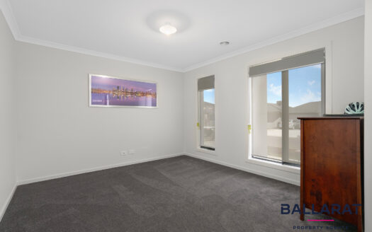 Great Size Family Home, Four Bedrooms, Two Bathrooms, Two Living, Study Nook & Double Garage