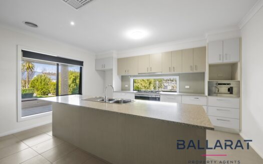 Large Four Bedroom Family Home Nestled in the Heart of Beautiful Buninyong