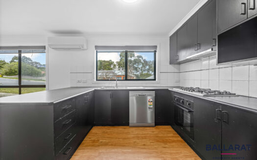 Prime Mount Helen Location – Comfortable Three-Bedroom Home