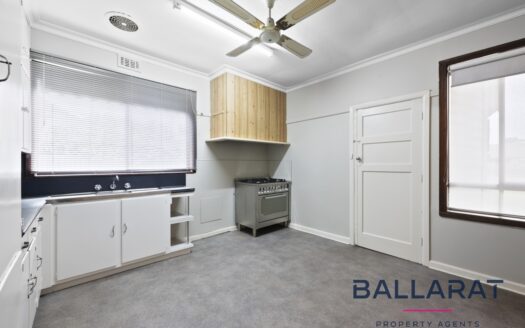 Neat & Tidy Three Bedroom Home in Sebastopol