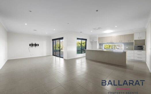 Large Four Bedroom Family Home Nestled in the Heart of Beautiful Buninyong