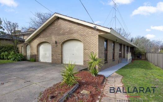 Large Four Bedroom Family Home in Ballarat North