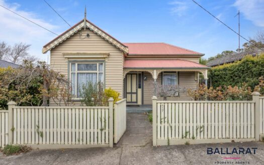 Charming Character Home in Prime Lake Wendouree Location