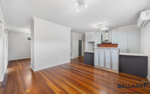 Charming Character Home in Prime Lake Wendouree Location