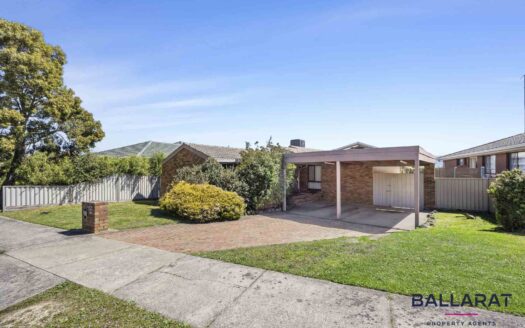 Spacious Three Bedroom, Two Bathroom Home in Sought-After Invermay Park