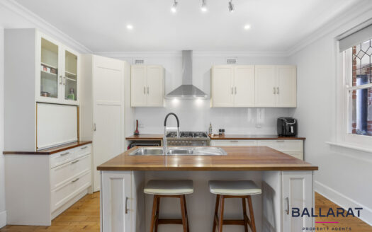 Beautifully Presented Two Bedroom Home in Sought-After Newington