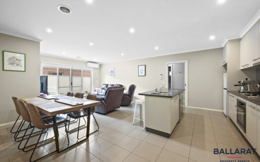 Well Presented Three Bedroom Townhouse in Convenient Location