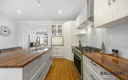 Beautifully Presented Two Bedroom Home in Sought-After Newington