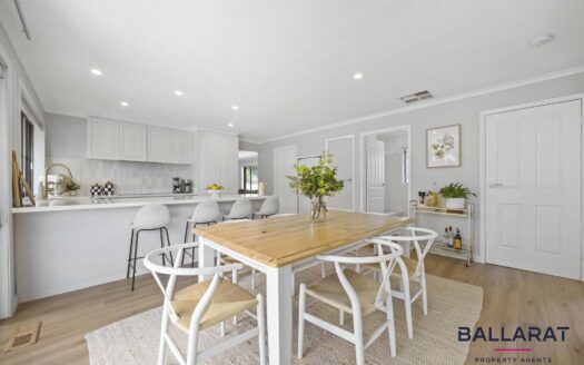 Spacious Three Bedroom, Two Bathroom Home in Sought-After Invermay Park