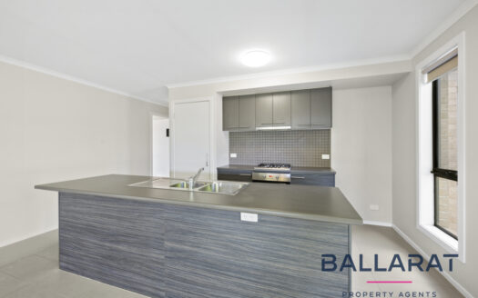 Four Bedroom Home in Prime Lucas Location