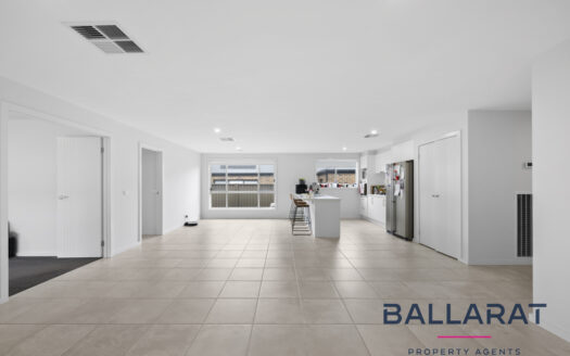 Large Family Home, Four Bedrooms, Two Bathrooms, Two Living Across from Parklands