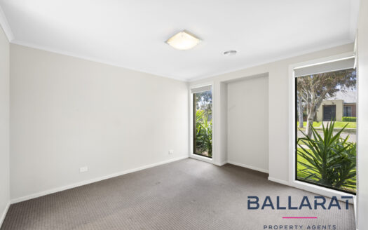 Four Bedroom Home in Prime Lucas Location