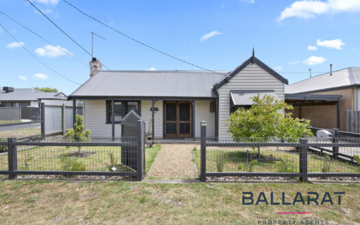 Charming Three Bedroom Miners Cottage in Great Location
