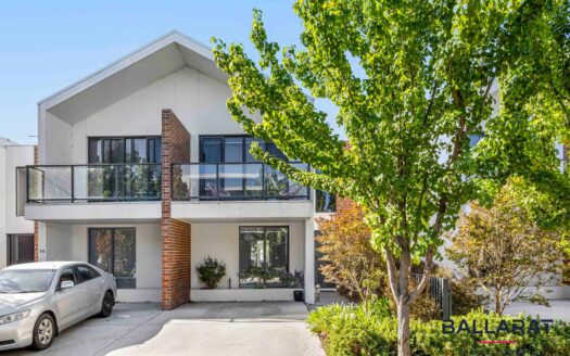 Well Presented Two Bedroom Townhouse in Central Location