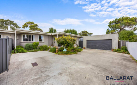 Spacious One Bedroom with Double Garage