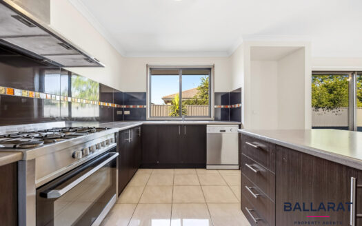 Spacious Four Bedroom Home plus Study in Lucas