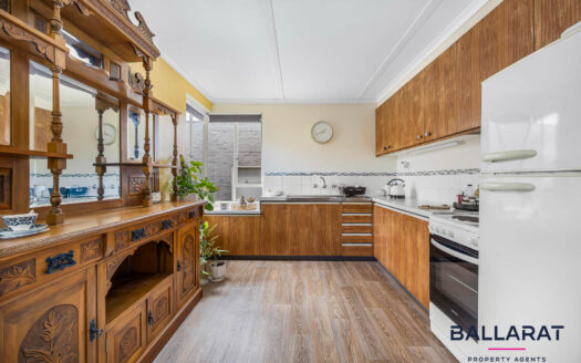 Spacious One Bedroom with Double Garage