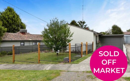 Low Maintenance. Solid Brick Home In Ballarat East