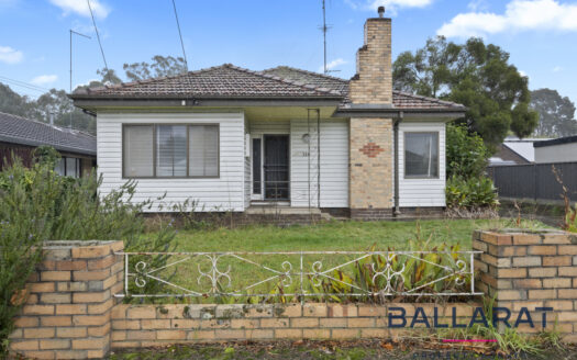 Renovate, Invest Or Enjoy – Prime In-town Opportunity